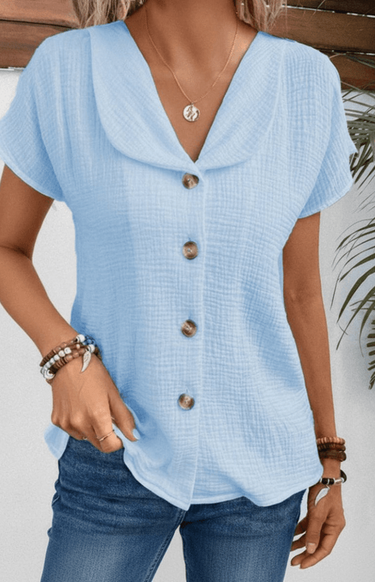 RIVELLA – Casual Button-Up T-Shirt with Chic Knotted Design