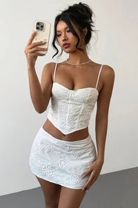 Etta – Urban Vintage-Inspired Duo with Contoured Silhouette