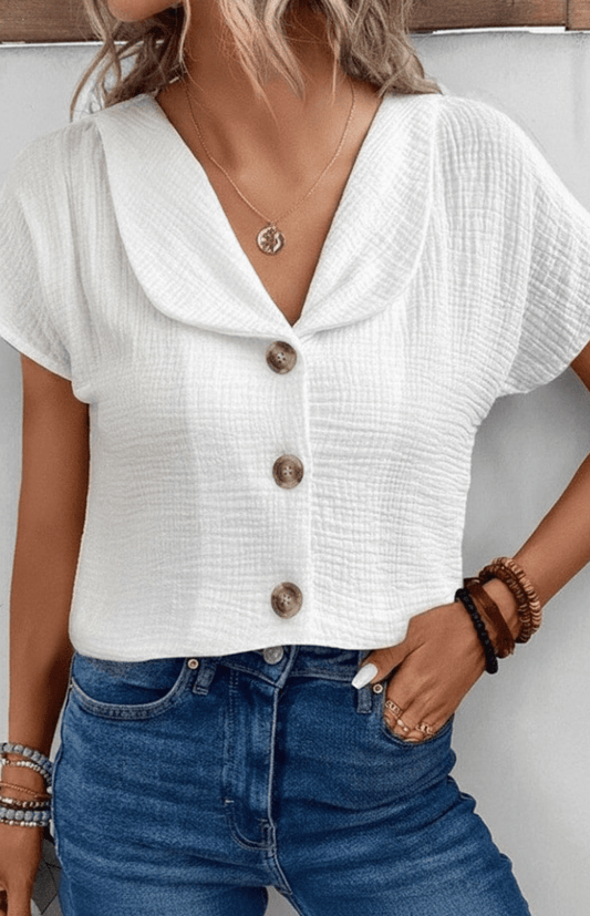 RIVELLA – Casual Button-Up T-Shirt with Chic Knotted Design