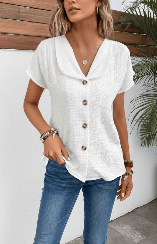 RIVELLA – Casual Button-Up T-Shirt with Chic Knotted Design