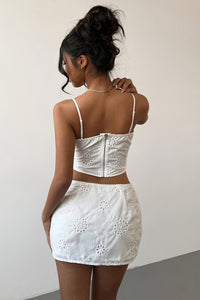 Etta – Urban Vintage-Inspired Duo with Contoured Silhouette