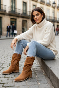 MÉLIA – Chic Women’s Short Brown Boots with Timeless Style
