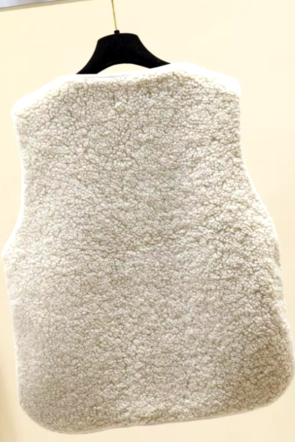 Cozy Women's Fleece Vest - Soft and Stylish for All Seasons 3