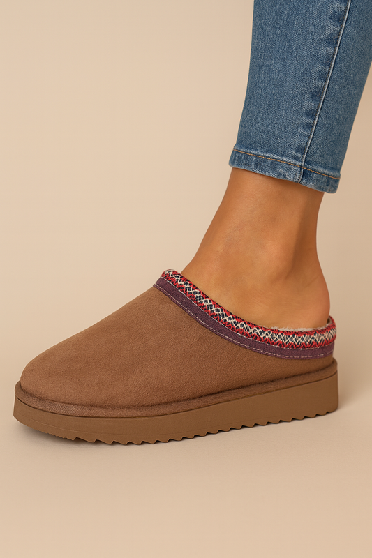 Cozy Women's Slip-On Slippers with Warm Lining & Non-Slip Sole 1