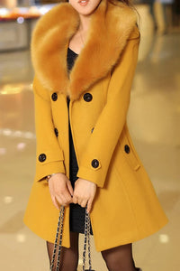 Elegant Fur Coat for Women - Luxurious Comfort & Timeless Style 12