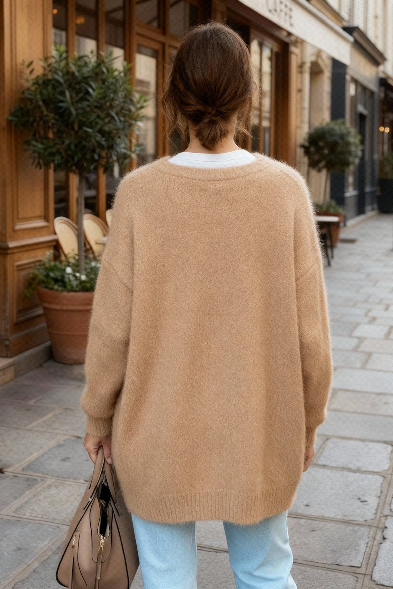 Elegant Loose-Fit Black Cardigan - Cozy Fine Knit Long Sleeve with Pockets 2