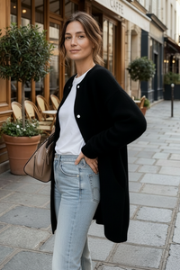 WARMFALL – Elegant Fine Knit Cardigan with Relaxed Fit and Pockets