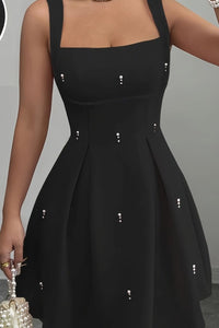 Luna - Everyday Chic Dress with Flowy Skirt and Feminine Shape 6