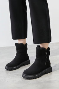 Wolf Boots - Women's Waterproof Winter Boots with Warm Fur Lining 0